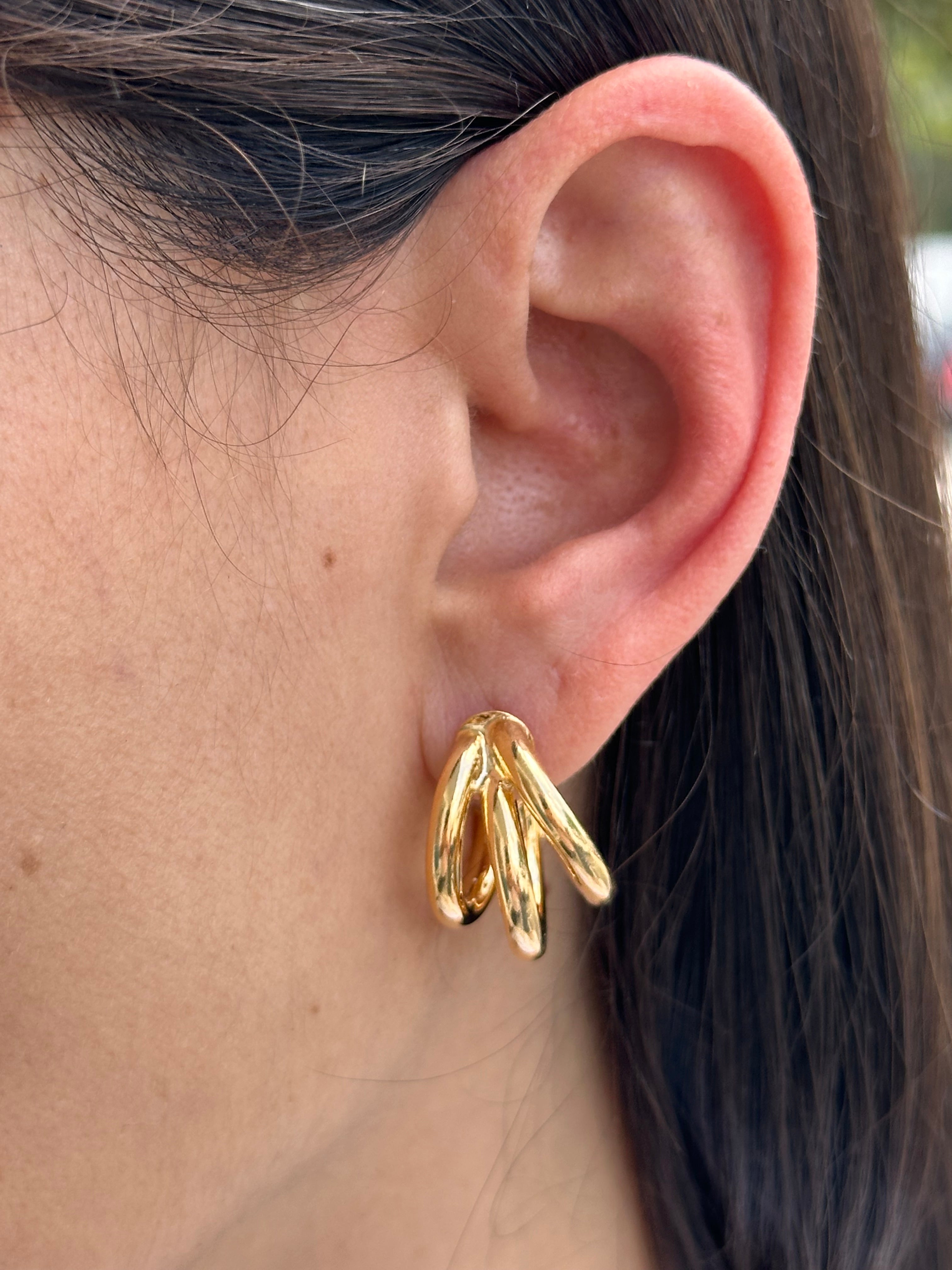 Wholesale Fashion 18K Yellow Gold Small Hoop Earring Muti-Size Huggies  Earring - China 18K Gold Earring and Earring Women price | Made-in-China.com